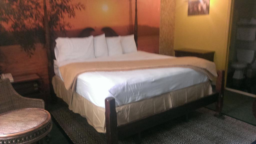 Naugatuck Motor Lodge Room photo