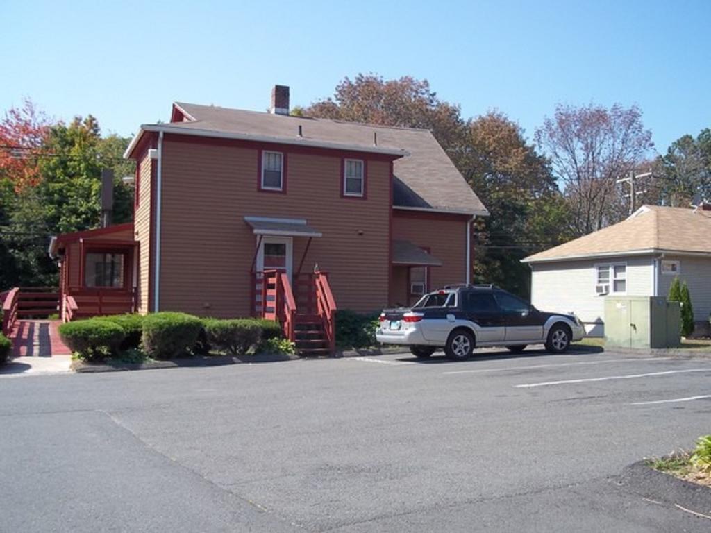 Naugatuck Motor Lodge Exterior photo