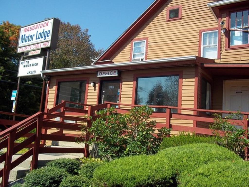 Naugatuck Motor Lodge Exterior photo